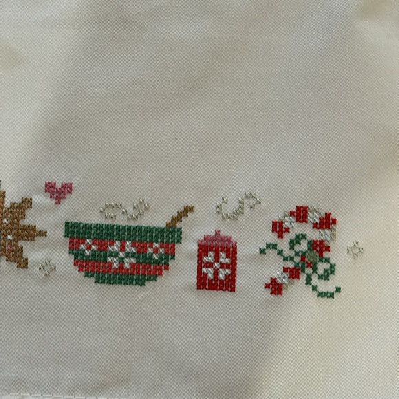 Hand embroidered adult and child Christmas aprons White washable apron - Picture 9 of 14